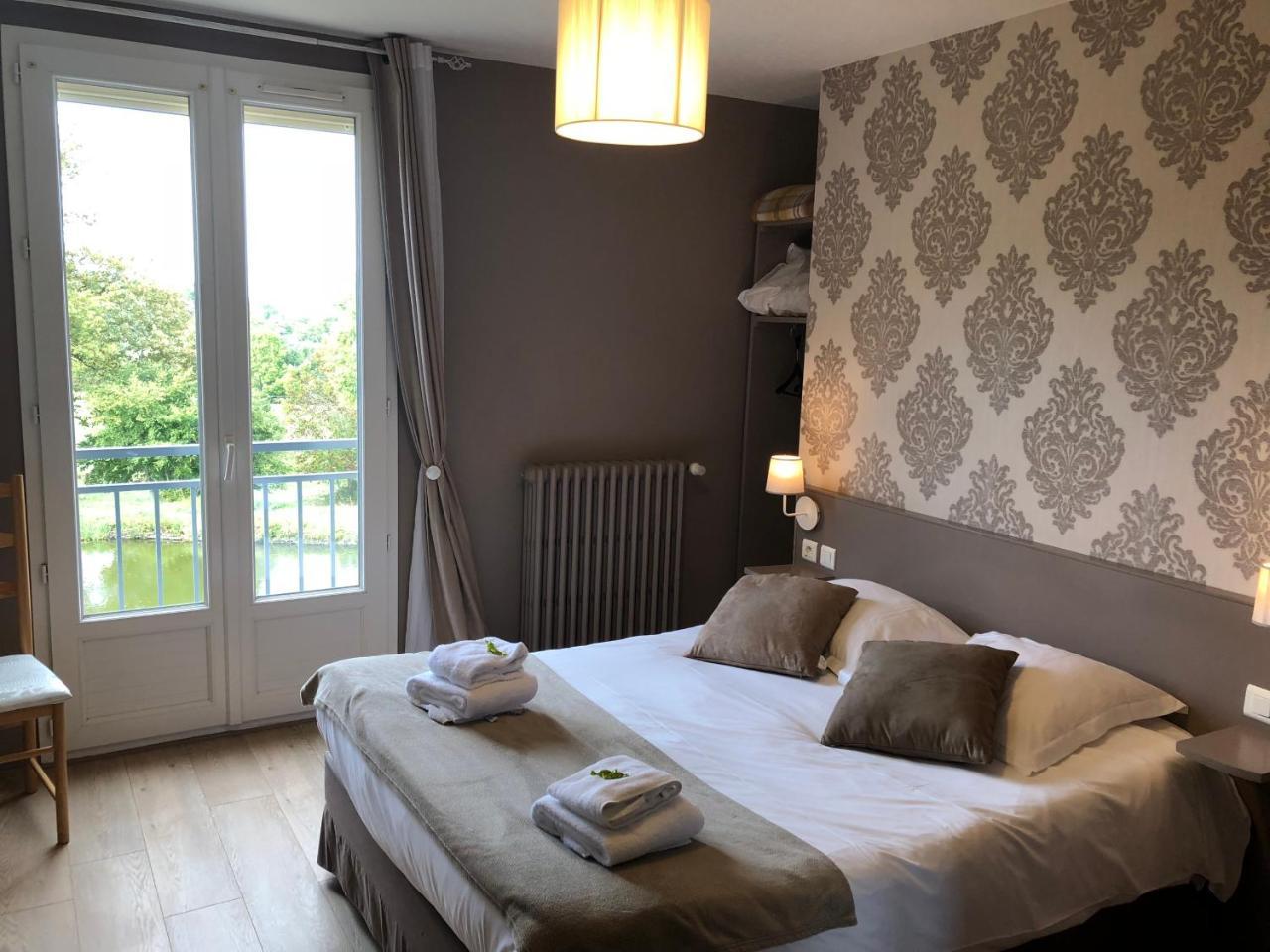 Logis Hotel Auberge De L'Etang Magnac-Bourg Exteriör bild