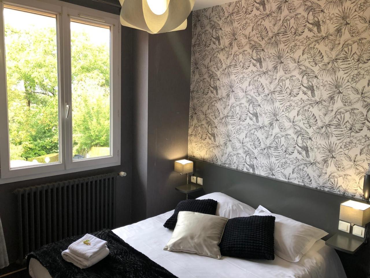 Logis Hotel Auberge De L'Etang Magnac-Bourg Exteriör bild